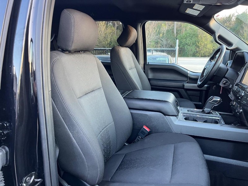 Ford F-150 Vehicle Full-screen Gallery Image 14