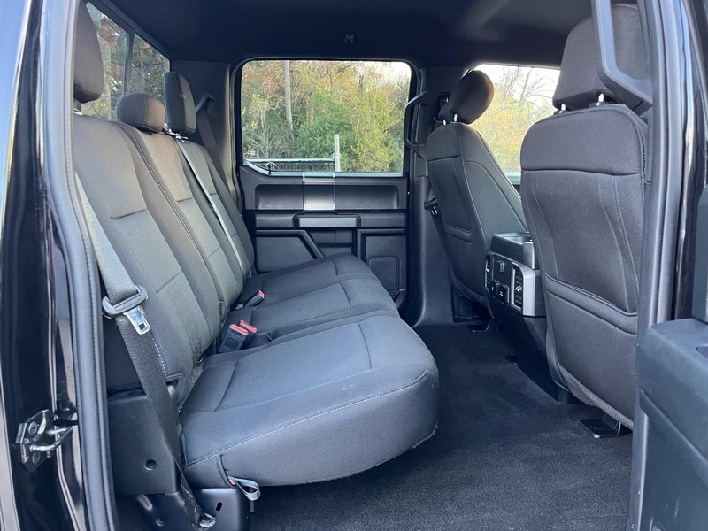 Ford F-150 Vehicle Full-screen Gallery Image 16