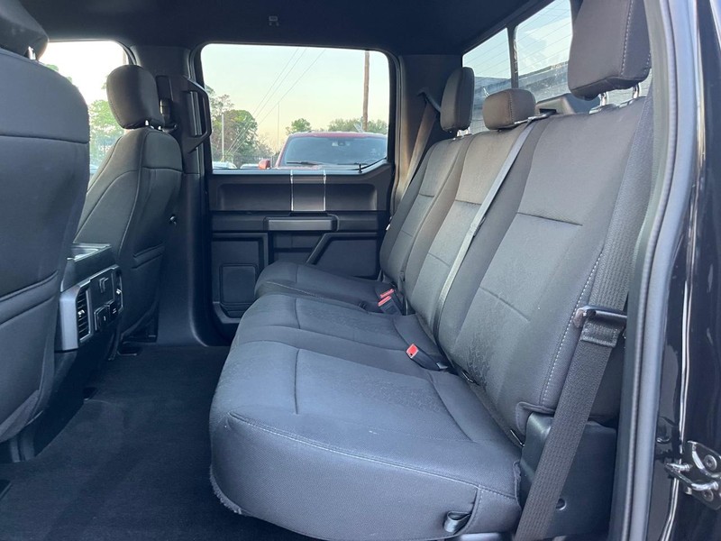 Ford F-150 Vehicle Full-screen Gallery Image 18