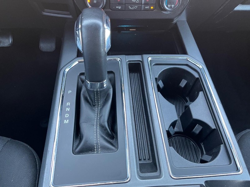 Ford F-150 Vehicle Full-screen Gallery Image 23