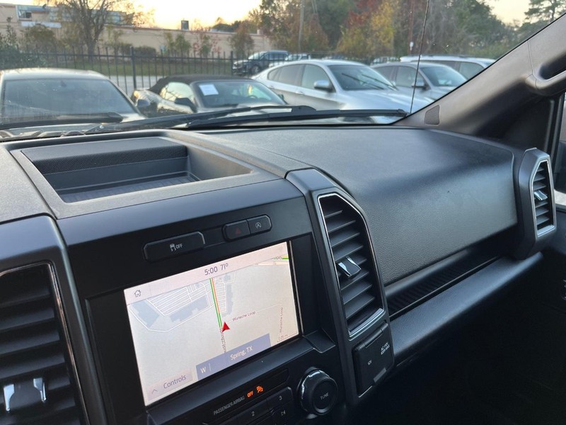 Ford F-150 Vehicle Full-screen Gallery Image 24