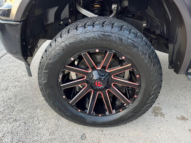 Ford F-150 Vehicle Full-screen Gallery Image 25