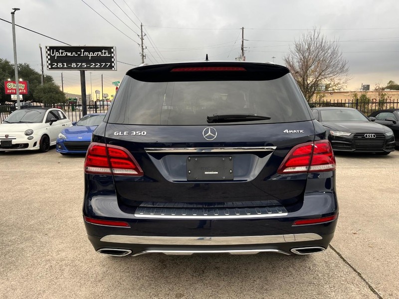 Mercedes-Benz GLE 350 Vehicle Full-screen Gallery Image 07