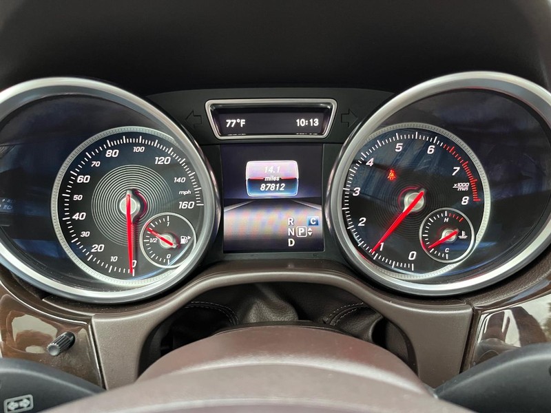 Mercedes-Benz GLE 350 Vehicle Full-screen Gallery Image 21