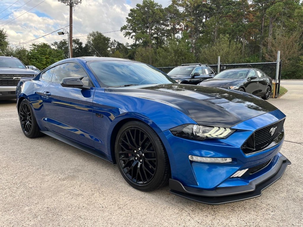 Ford Mustang Vehicle Full-screen Gallery Image 04