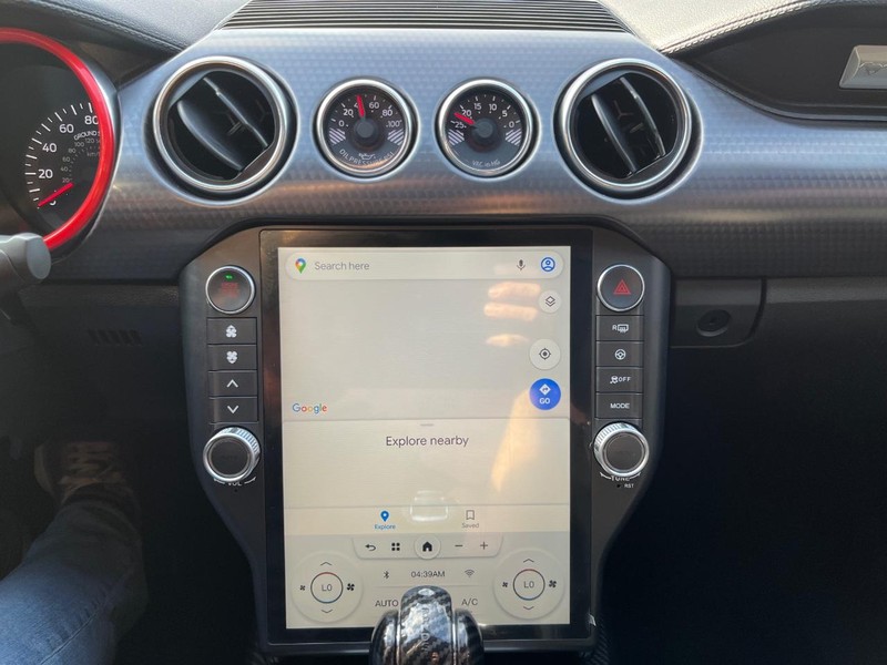 Ford Mustang Vehicle Full-screen Gallery Image 19