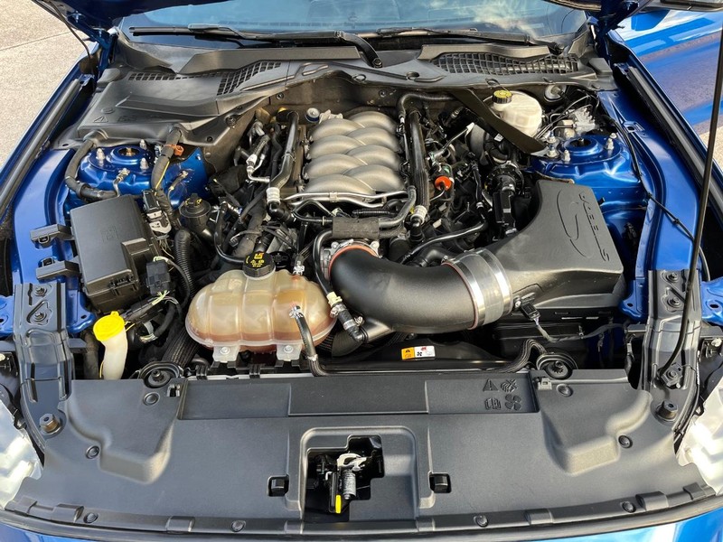 Ford Mustang Vehicle Full-screen Gallery Image 24