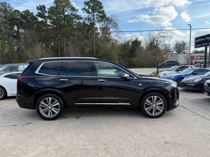 Cadillac XT6 Vehicle Full-screen Gallery Image 05