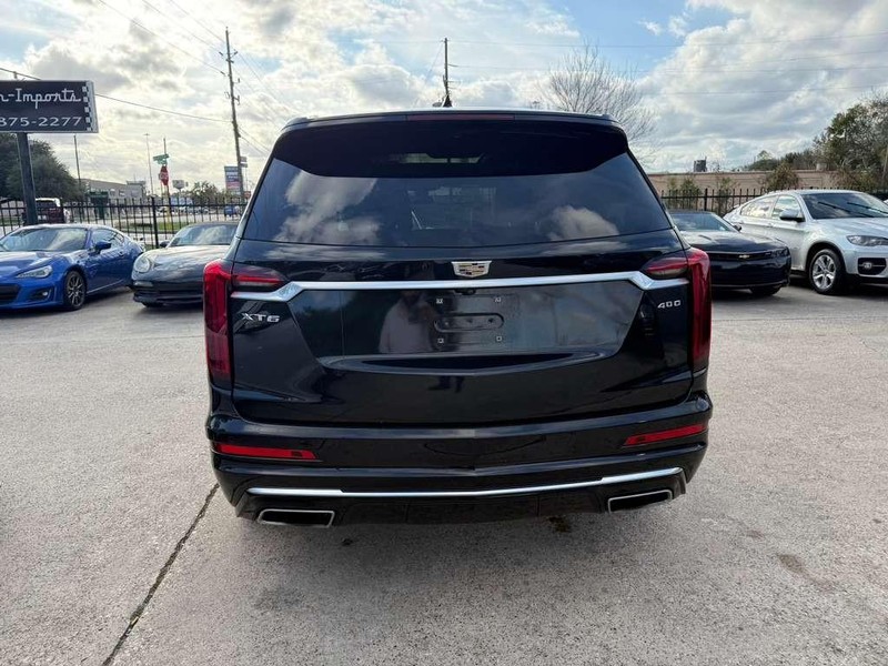 Cadillac XT6 Vehicle Full-screen Gallery Image 07