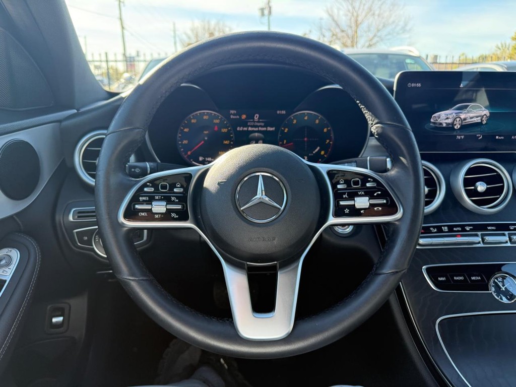 Mercedes-Benz C 300 Vehicle Full-screen Gallery Image 20