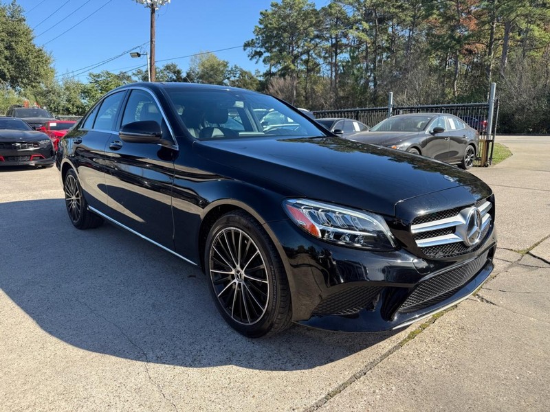 Mercedes-Benz C 300 Vehicle Full-screen Gallery Image 04