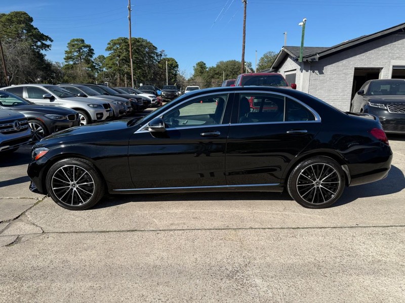 Mercedes-Benz C 300 Vehicle Full-screen Gallery Image 09