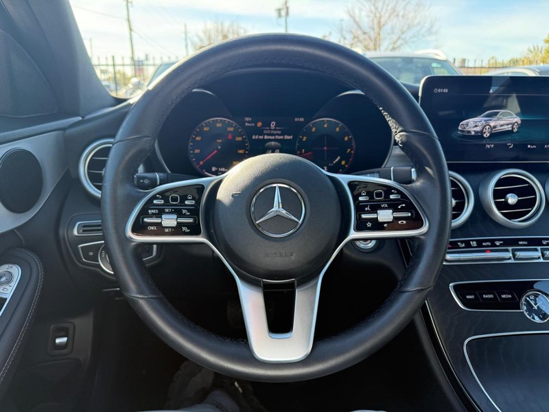 Mercedes-Benz C 300 Vehicle Full-screen Gallery Image 20