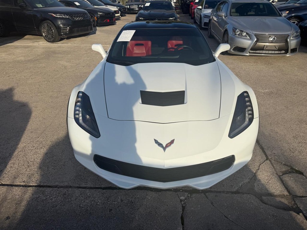 Chevrolet Corvette Vehicle Full-screen Gallery Image 03