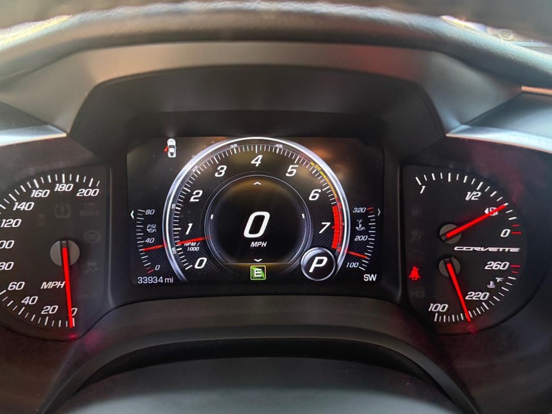 Chevrolet Corvette Vehicle Full-screen Gallery Image 21