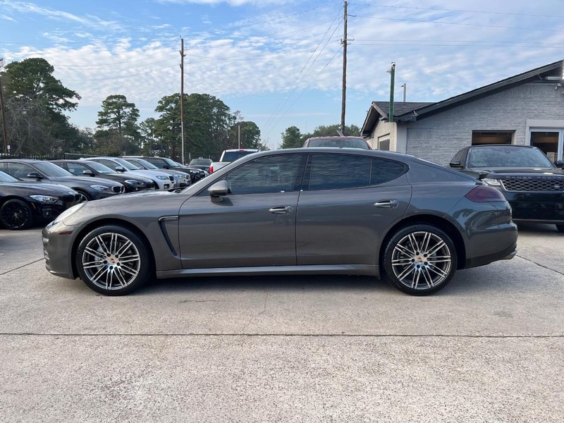 Porsche Panamera Vehicle Full-screen Gallery Image 09