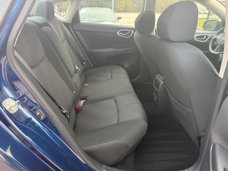 Nissan Sentra Vehicle Full-screen Gallery Image 16