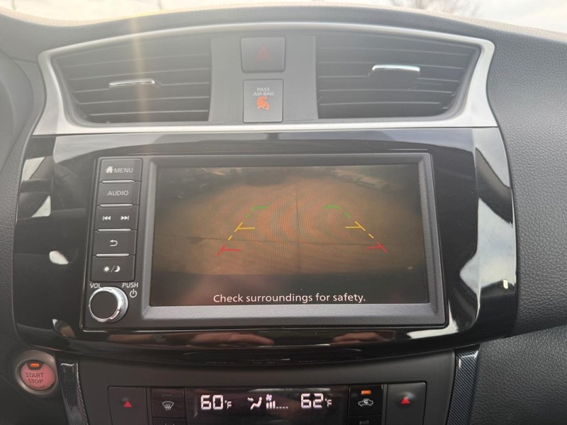 Nissan Sentra Vehicle Full-screen Gallery Image 23