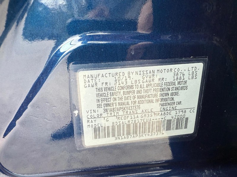 Nissan Sentra Vehicle Full-screen Gallery Image 28