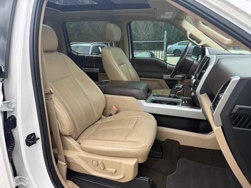 Ford F-150 Vehicle Full-screen Gallery Image 13