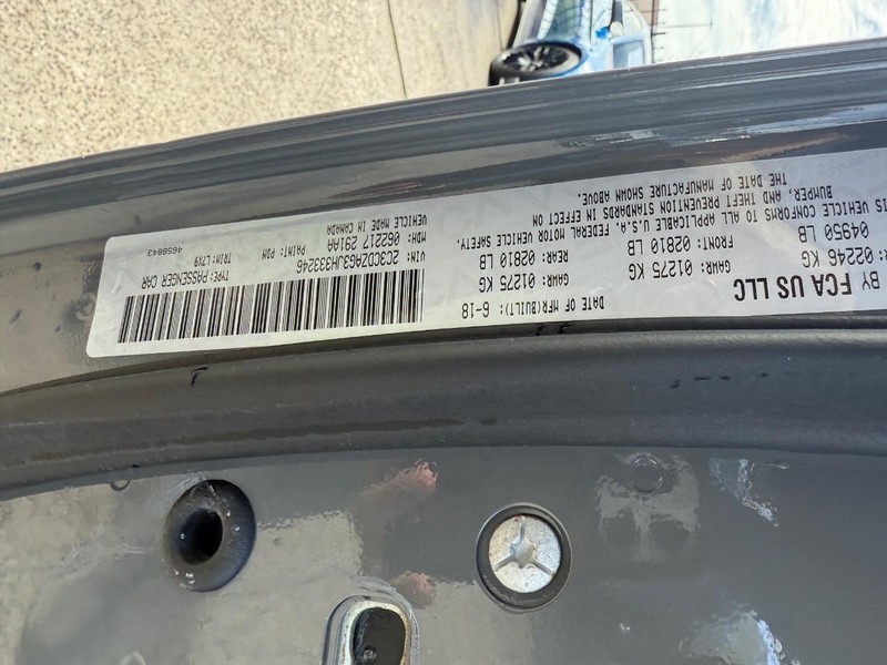 Dodge Challenger Vehicle Full-screen Gallery Image 25