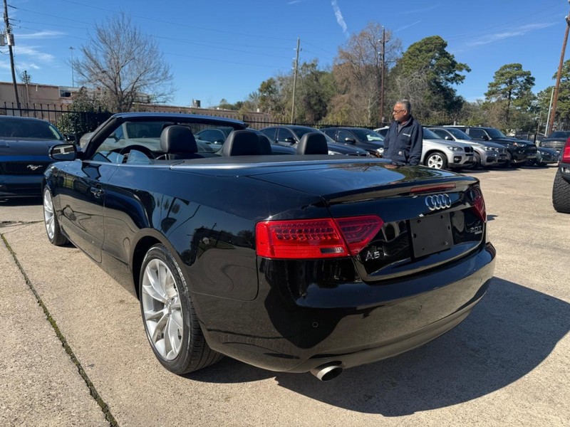 Audi A5 Vehicle Full-screen Gallery Image 15