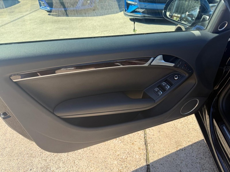 Audi A5 Vehicle Full-screen Gallery Image 20