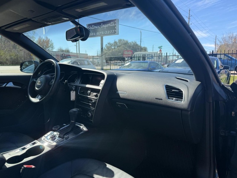 Audi A5 Vehicle Full-screen Gallery Image 21