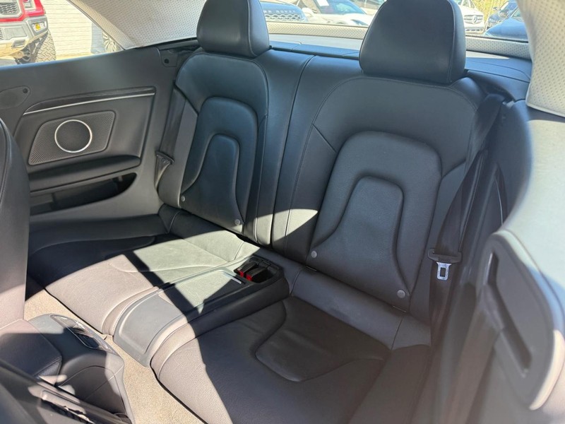 Audi A5 Vehicle Full-screen Gallery Image 25