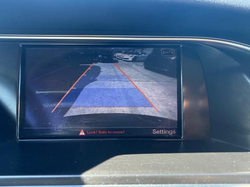 Audi A5 Vehicle Full-screen Gallery Image 29