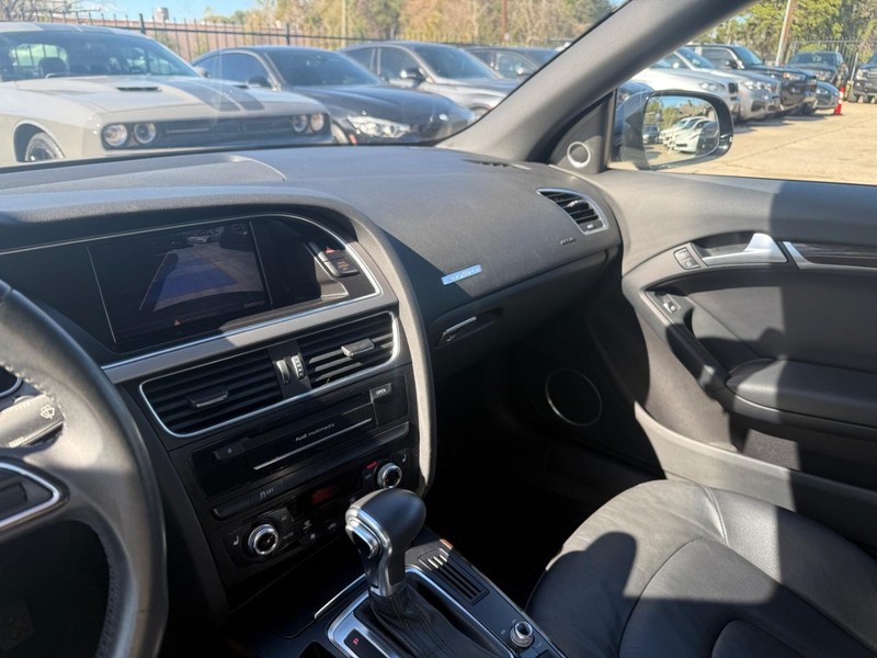 Audi A5 Vehicle Full-screen Gallery Image 32