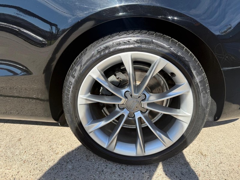 Audi A5 Vehicle Full-screen Gallery Image 34