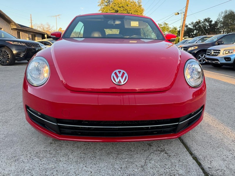 Volkswagen Beetle Convertible Vehicle Full-screen Gallery Image 04