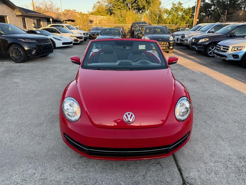 Volkswagen Beetle Convertible Vehicle Full-screen Gallery Image 05