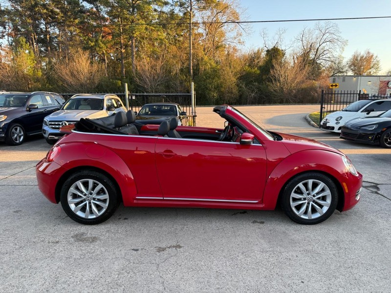 Volkswagen Beetle Convertible Vehicle Full-screen Gallery Image 08