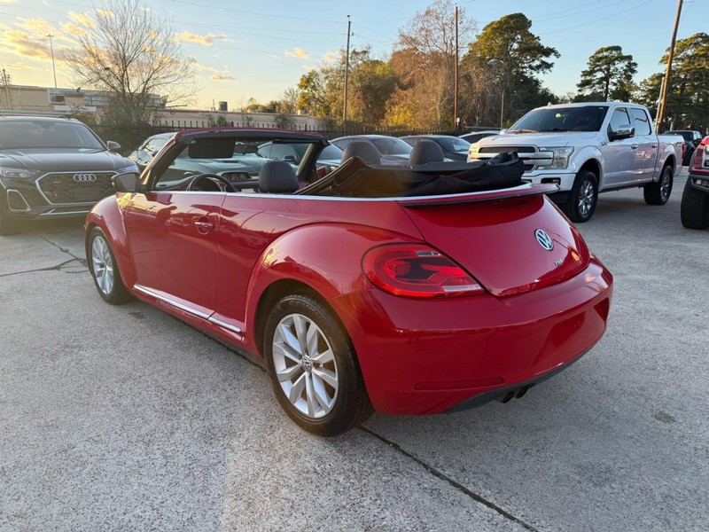 Volkswagen Beetle Convertible Vehicle Full-screen Gallery Image 14