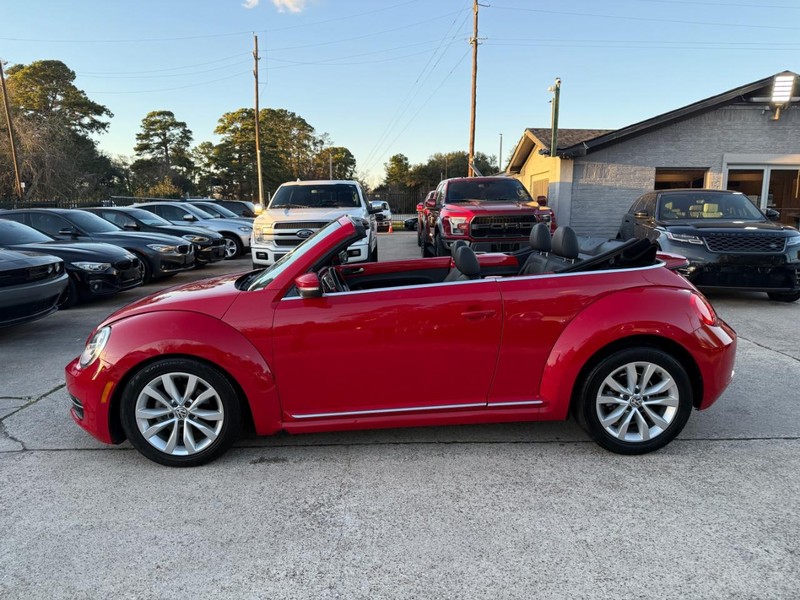 Volkswagen Beetle Convertible Vehicle Full-screen Gallery Image 16