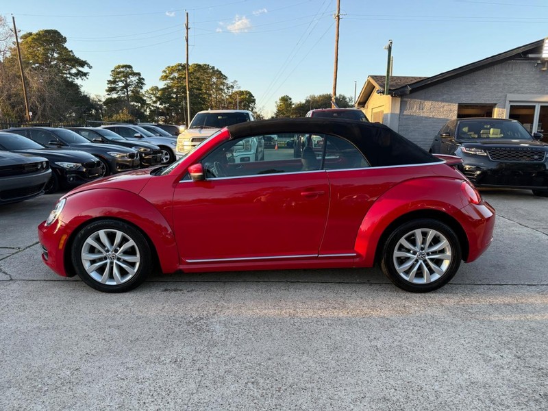Volkswagen Beetle Convertible Vehicle Full-screen Gallery Image 17