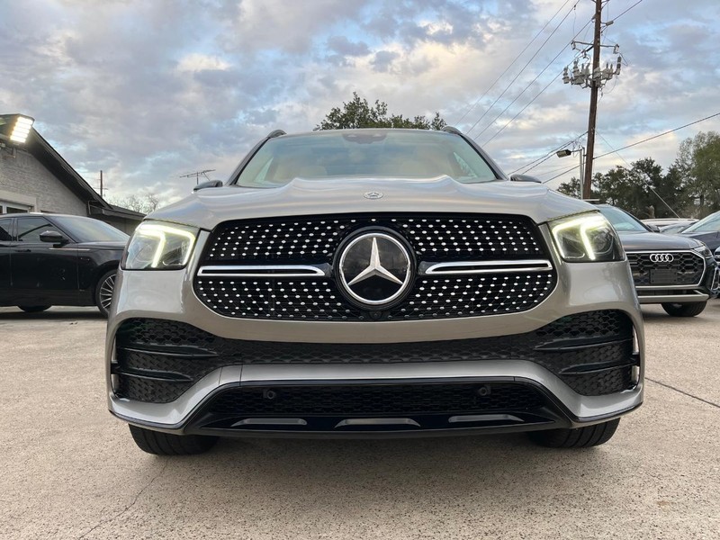 Mercedes-Benz GLE 350 Vehicle Full-screen Gallery Image 02
