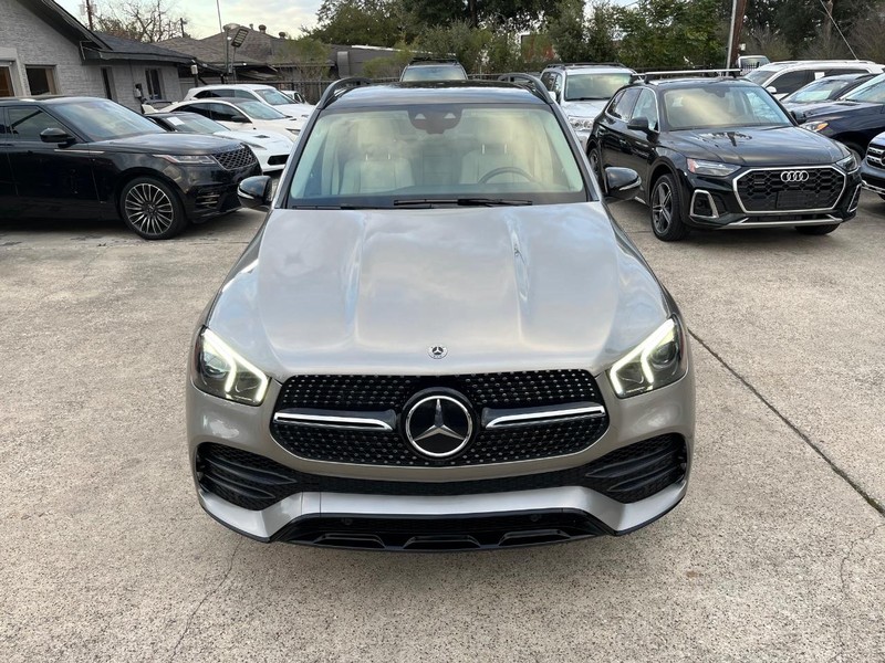 Mercedes-Benz GLE 350 Vehicle Full-screen Gallery Image 03