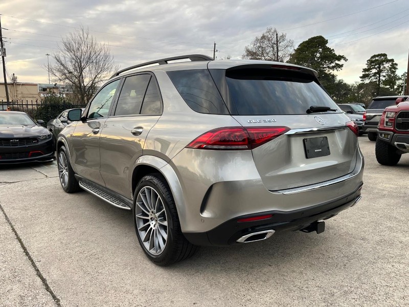 Mercedes-Benz GLE 350 Vehicle Full-screen Gallery Image 08