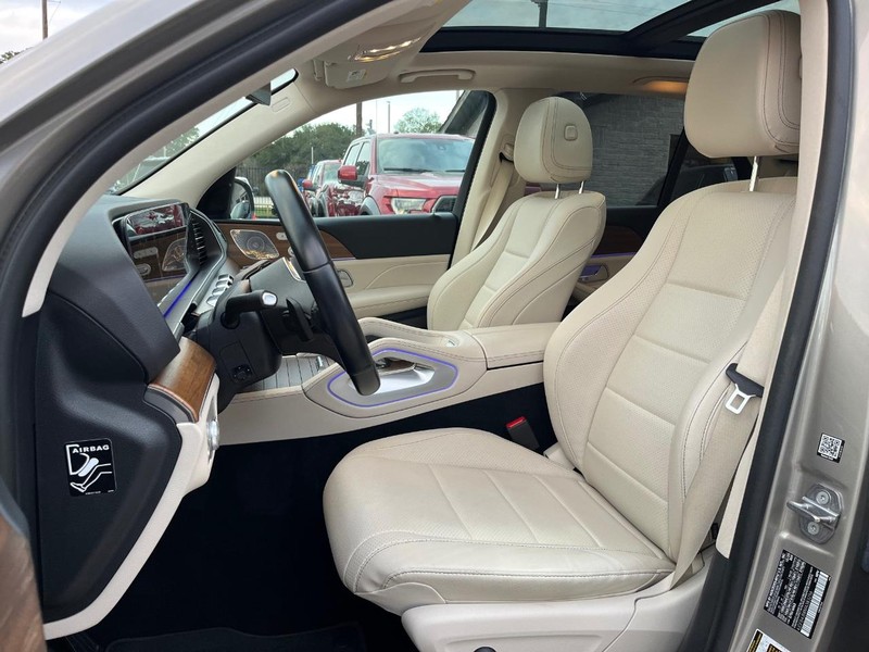 Mercedes-Benz GLE 350 Vehicle Full-screen Gallery Image 11