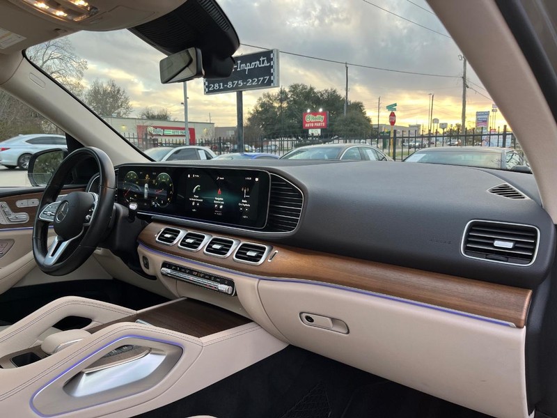 Mercedes-Benz GLE 350 Vehicle Full-screen Gallery Image 13