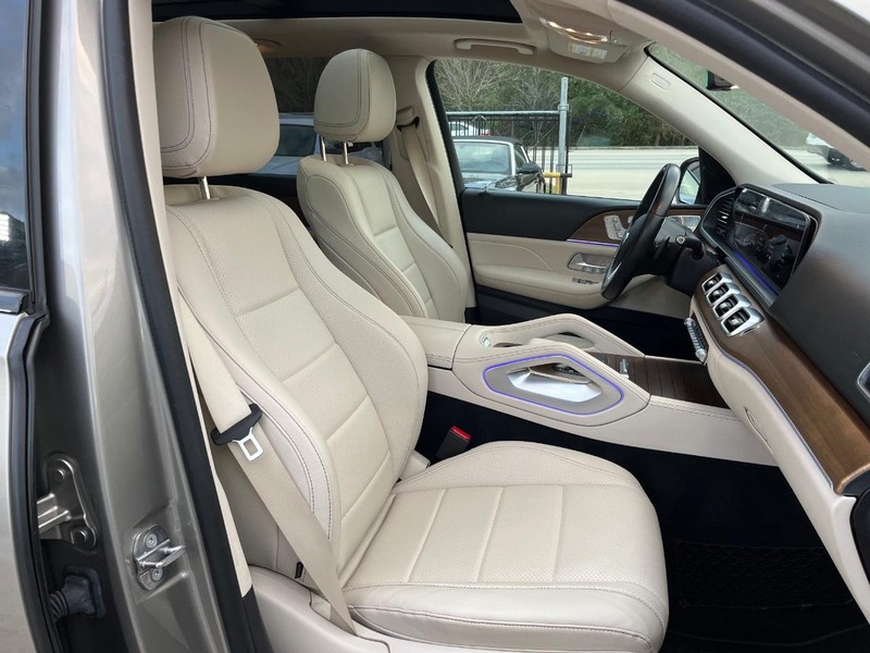 Mercedes-Benz GLE 350 Vehicle Full-screen Gallery Image 14