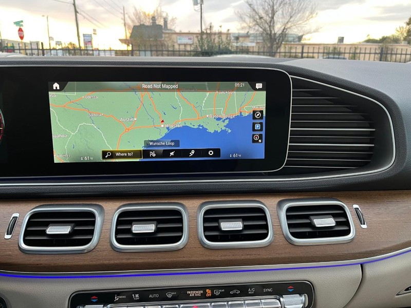 Mercedes-Benz GLE 350 Vehicle Full-screen Gallery Image 22