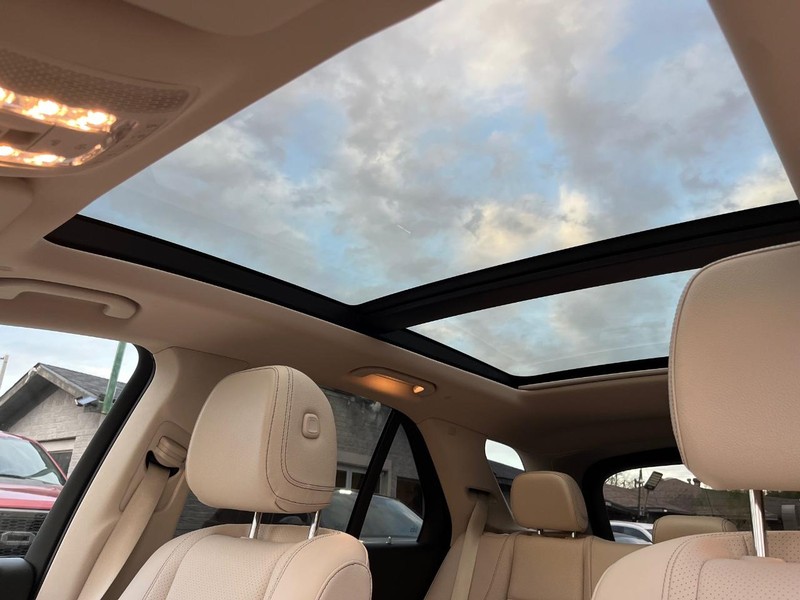 Mercedes-Benz GLE 350 Vehicle Full-screen Gallery Image 27