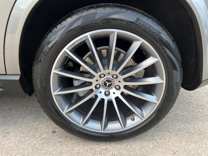 Mercedes-Benz GLE 350 Vehicle Full-screen Gallery Image 28