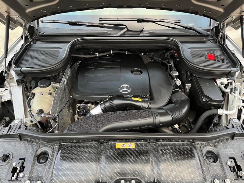 Mercedes-Benz GLE 350 Vehicle Full-screen Gallery Image 29