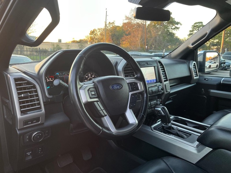 Ford F-150 Vehicle Full-screen Gallery Image 10