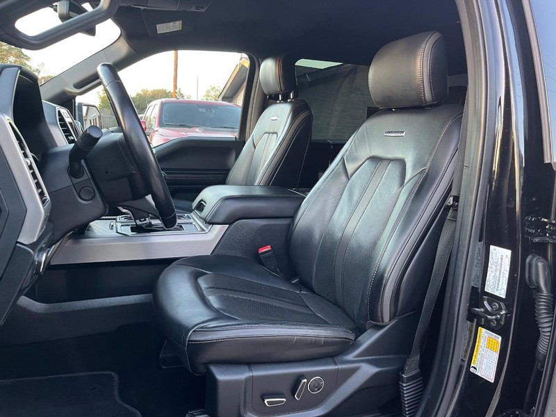 Ford F-150 Vehicle Full-screen Gallery Image 11